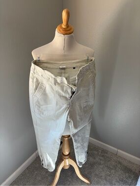 CAbi Cropped Ankle Compass Pant in Light Beige #6264